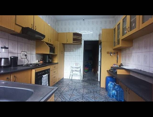 4 BEDROOM HOUSE FOR SALE IN KHARWASTAN